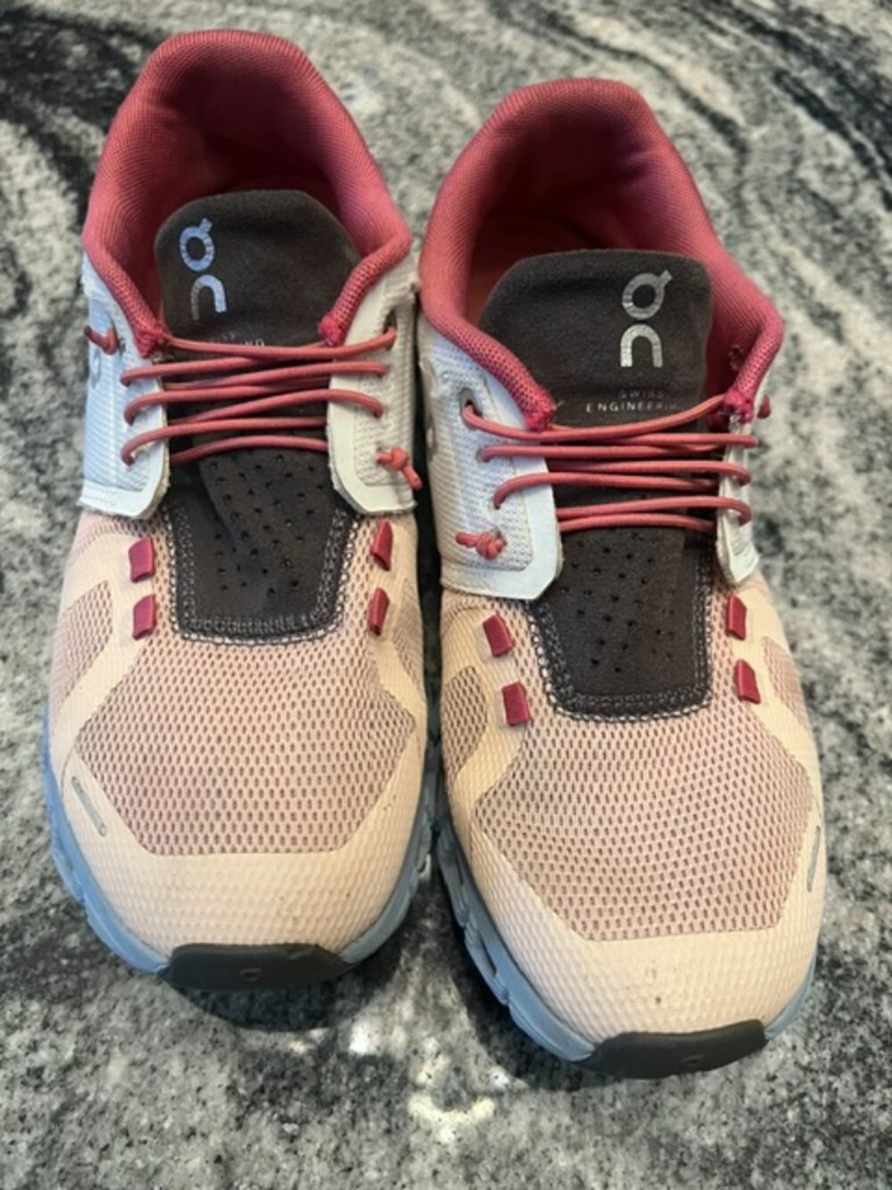 On Cloud 5 Women's Running Shoes in Ice / Prairie Women's Size 7